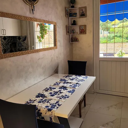 Bilocale: 5 Minuti Dall'ariston Apartmán