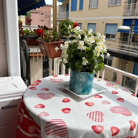 Bilocale: 5 Minuti Dall'ariston Lägenhet